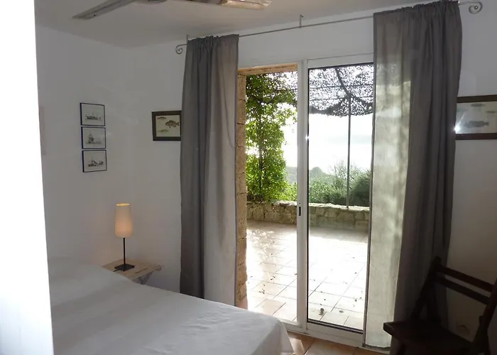 Valinco Capicciolo Vue-proche Mer-piscines Vila Olmeto (Corsica)