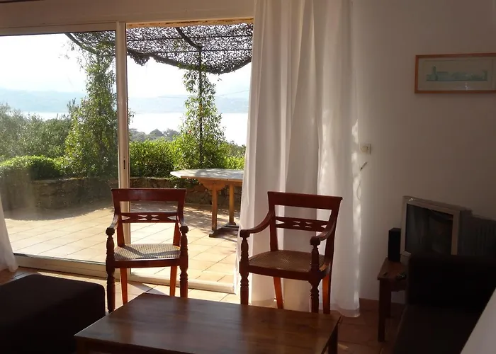 Valinco Capicciolo Vue-proche Mer-piscines * Olmeto (Corsica)