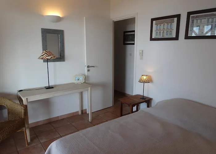 Valinco Capicciolo Vue-proche Mer-piscines * Olmeto (Corsica)